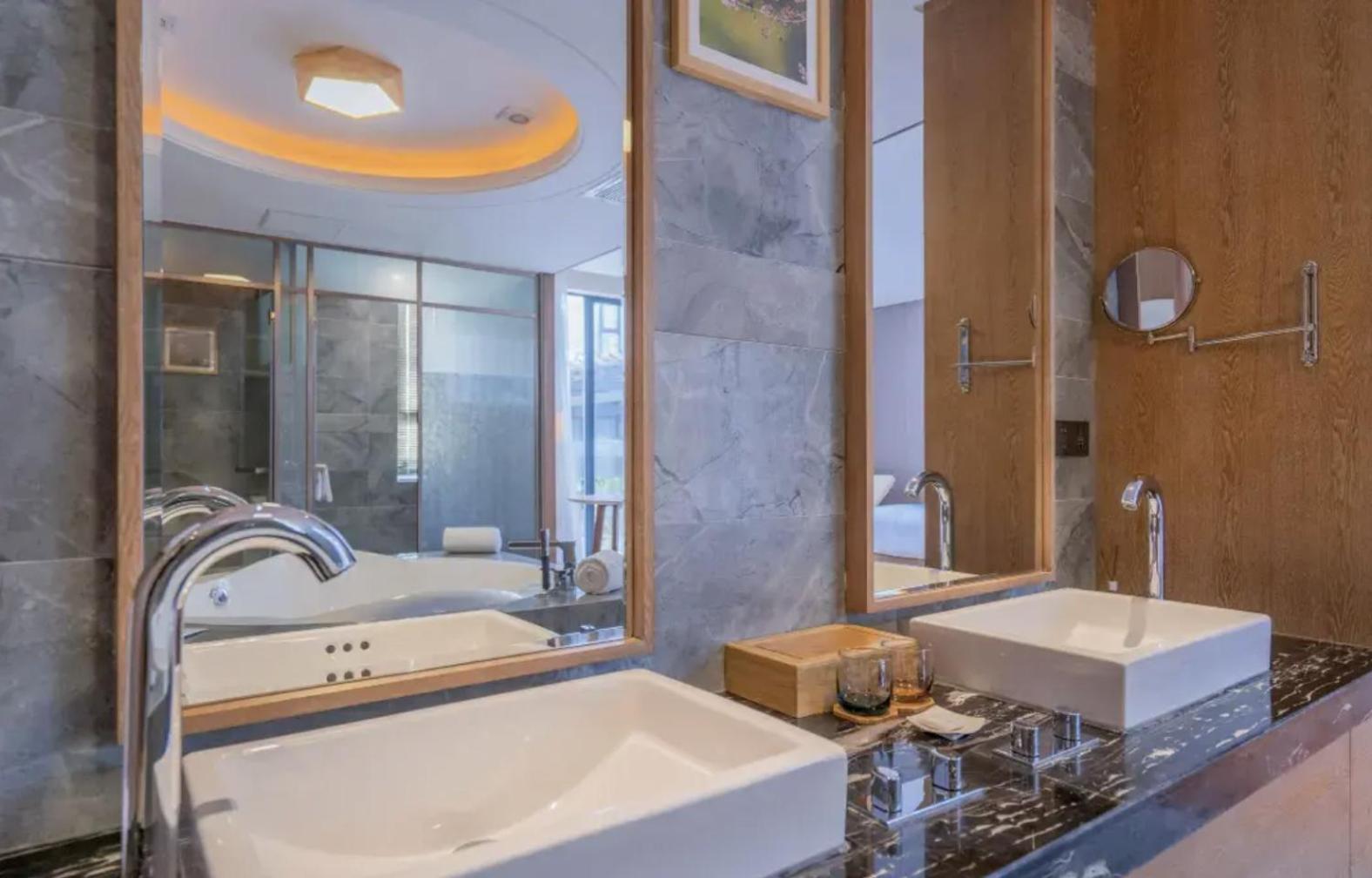 Hong Long Jing Hotel Далі Екстер'єр фото